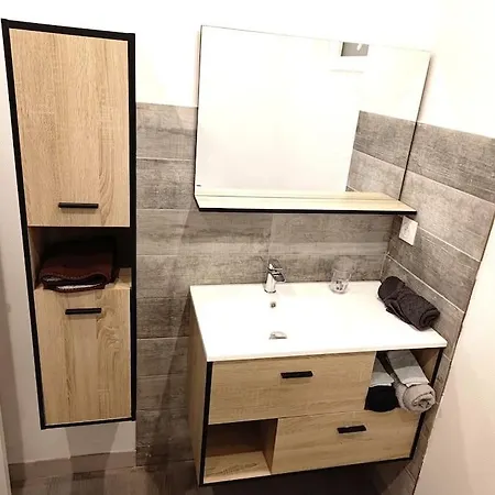 Maison Avec Exterieur Et Arrivee Autonome - *