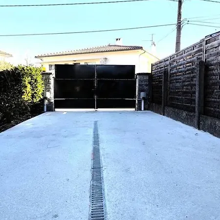 Maison Avec Exterieur Et Arrivee Autonome -