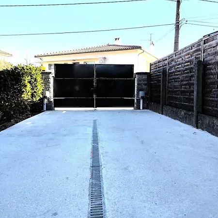 Daire Maison - Terrasse - Parking Prive - Aurillac *